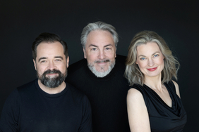 Portraitbild des Atos-Trio